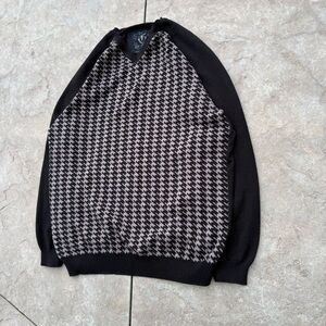 G by Guess Houndstooth V-Neck Sweater Black Grey Raglan